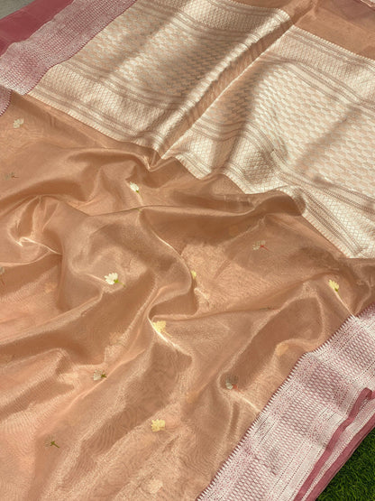 Handwoven banarasi saree by banarasi store