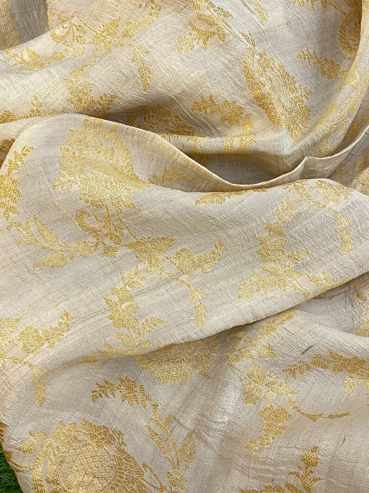 Handwoven khiccha tussar by banarasi Store